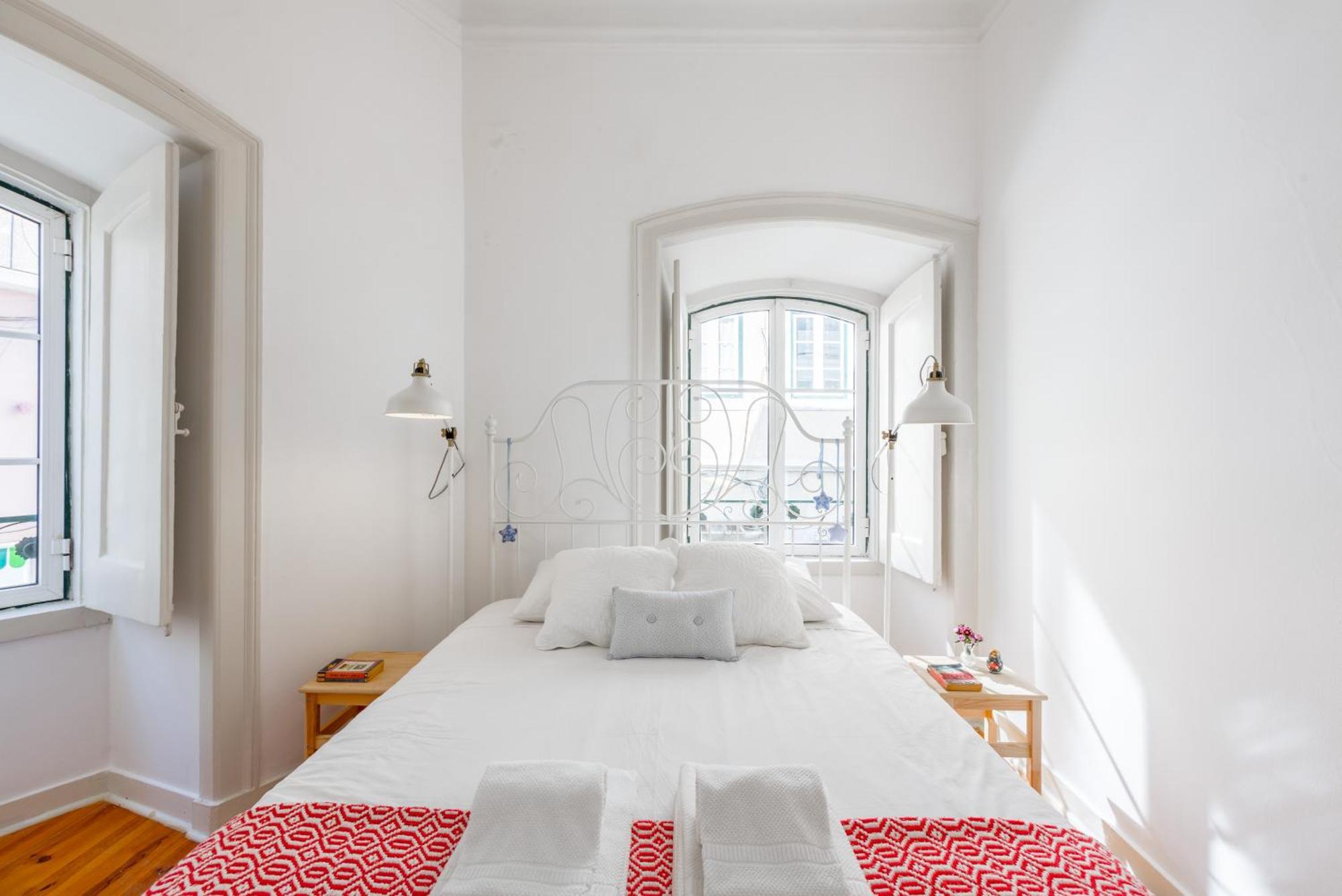 Spacious, Bright And Sunny Apartment, By Timecooler Lisbon Exterior photo