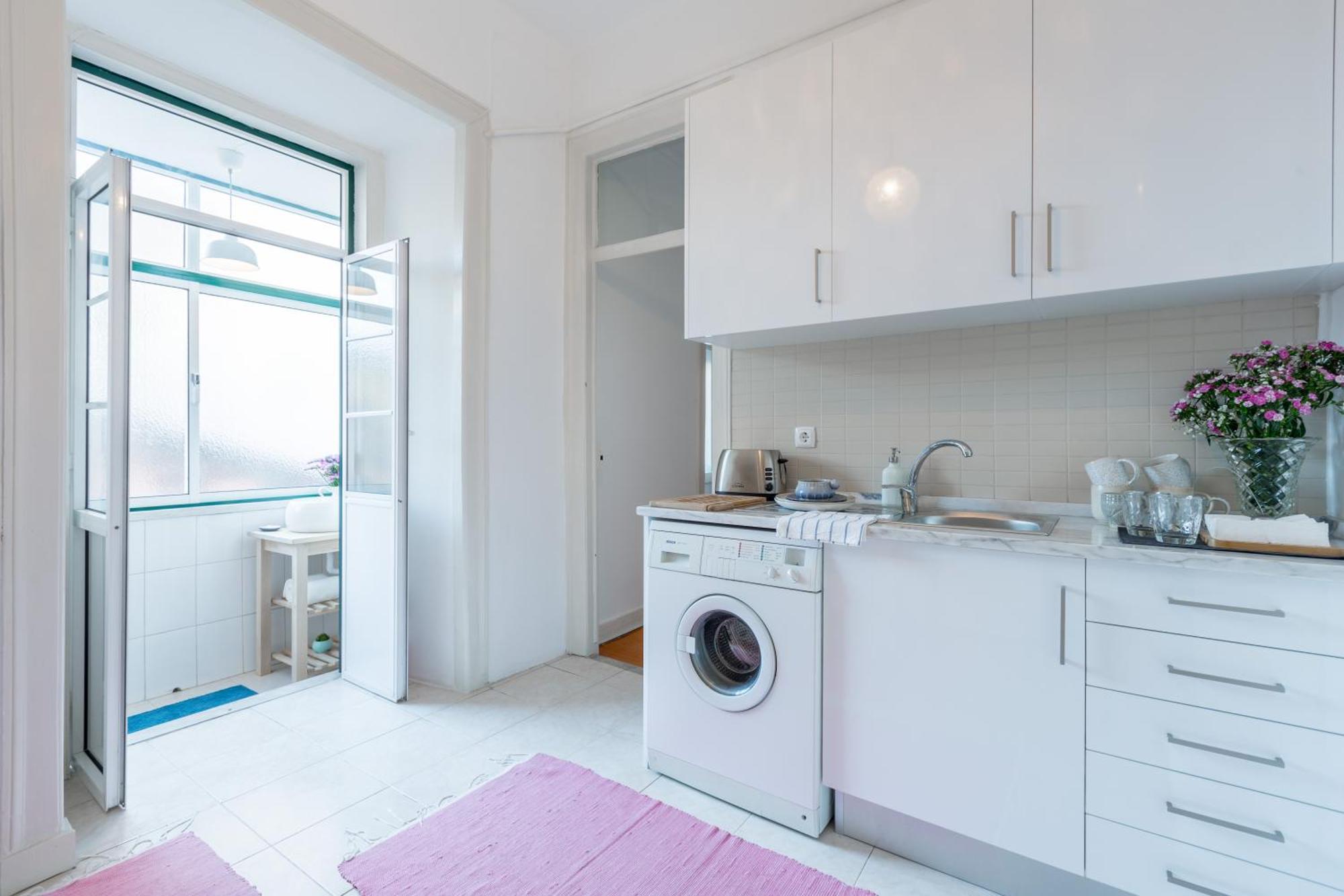 Spacious, Bright And Sunny Apartment, By Timecooler Lisbon Exterior photo