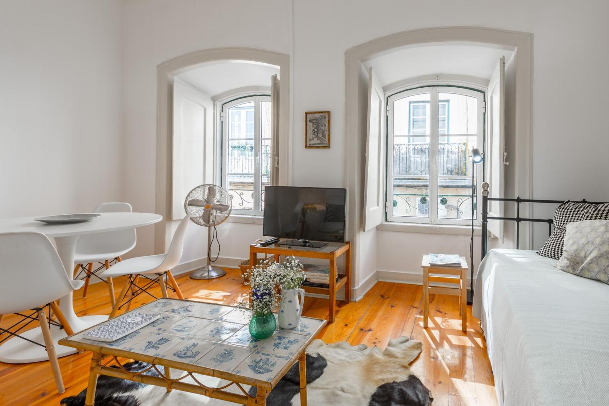 Spacious, Bright And Sunny Apartment, By Timecooler Lisbon Exterior photo